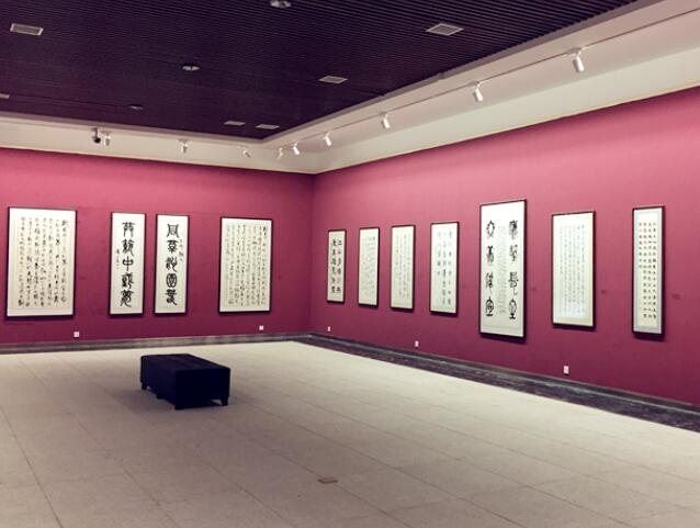 “MG不朽情缘杯”职工书画摄影展在崔振宽美术馆发展