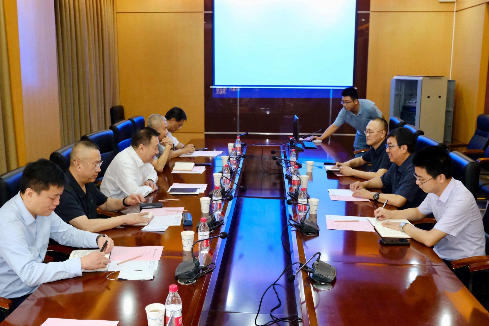 MG不朽情缘集团党委书记、董事长金辉造访西北有色金属钻研院