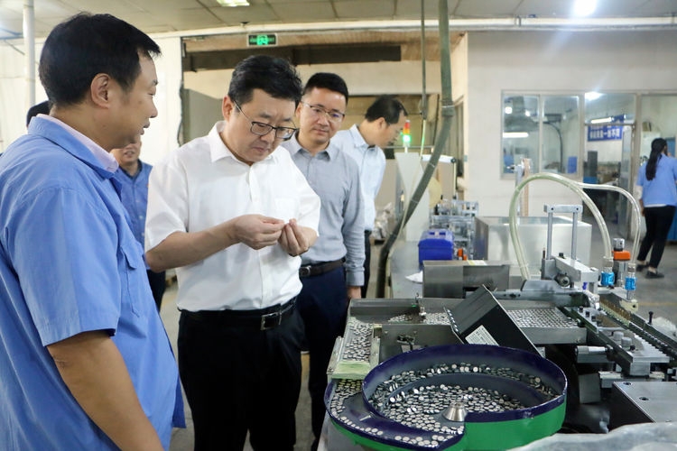 集团安全出产百日行动督导组到西无二集团、汽车工业公司督导查抄