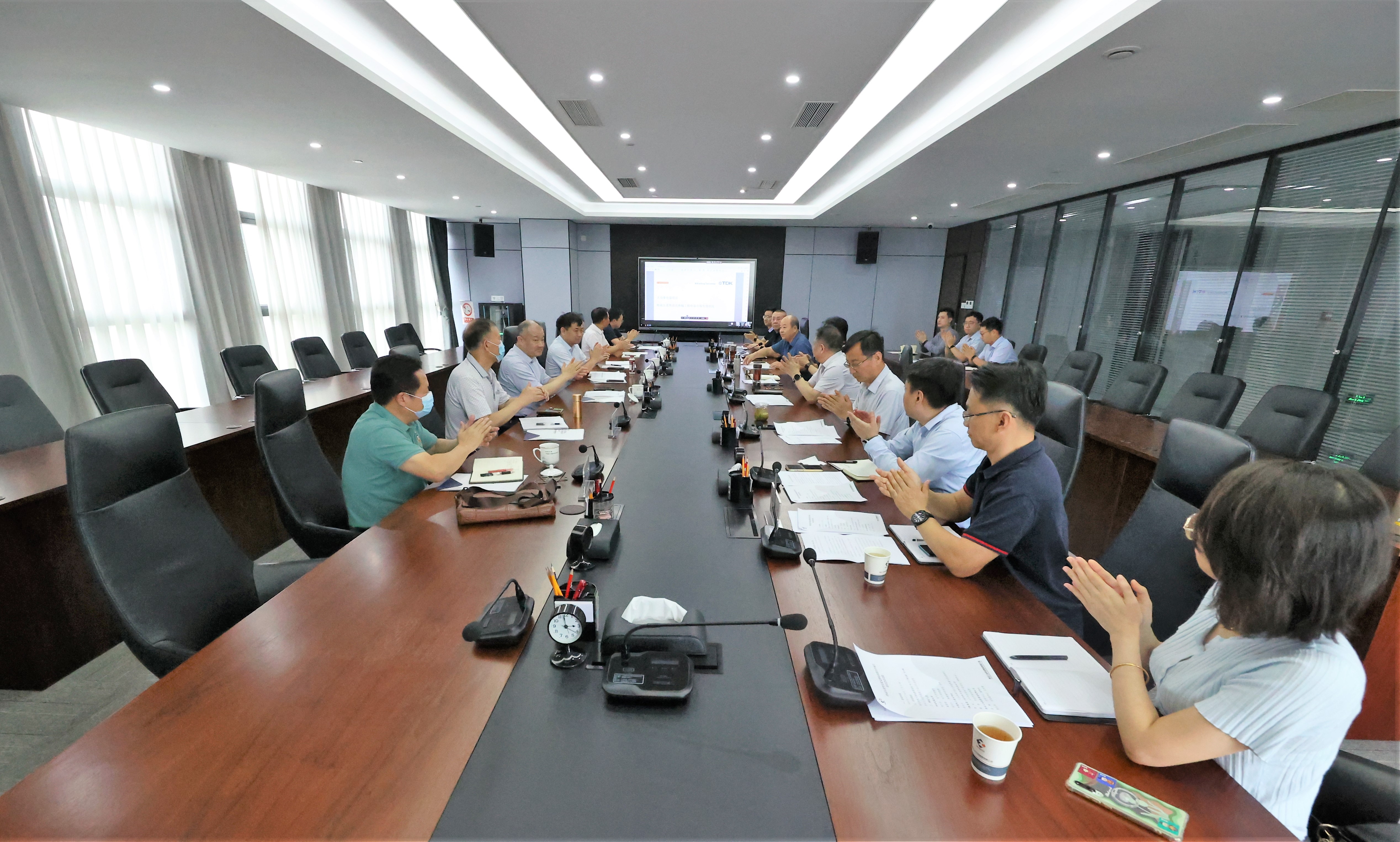 MG不朽情缘集团召开产业合作项目专题钻研会